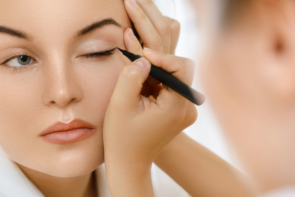 How to Tightline Your Eyes with Eyeliner: 7 Tips & Hacks